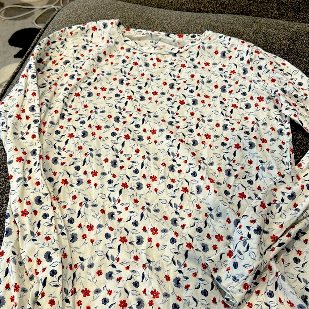 Excellent condition women’s XS Dip long sleeve floral tee